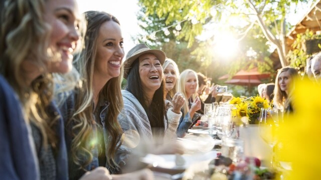白羊座可以多些安排異國風情的聚餐與朋友聯繫。