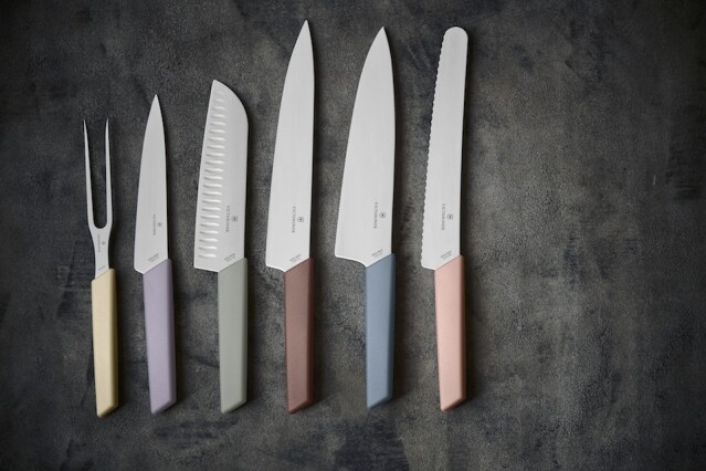 廚刀的刀柄換上清新典雅的色彩，為在家下廚注入新鮮感及增加樂趣。