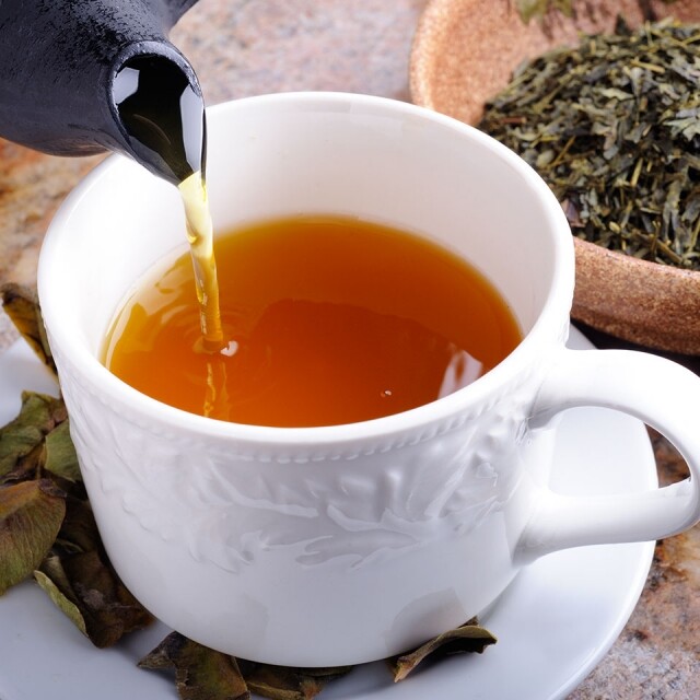 老茶或普洱茶、綠茶都能幫助消滯和減少胃氣