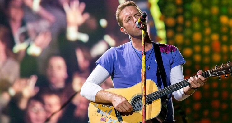 一生總要聽一次！Coldplay 樂隊 5 場最精彩的演出