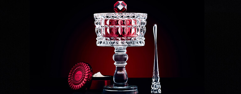 全球限量 999 個！DECORTÉ X Baccarat 當「日本頂級美容牌」與「皇家御用水晶品牌」的美麗相遇