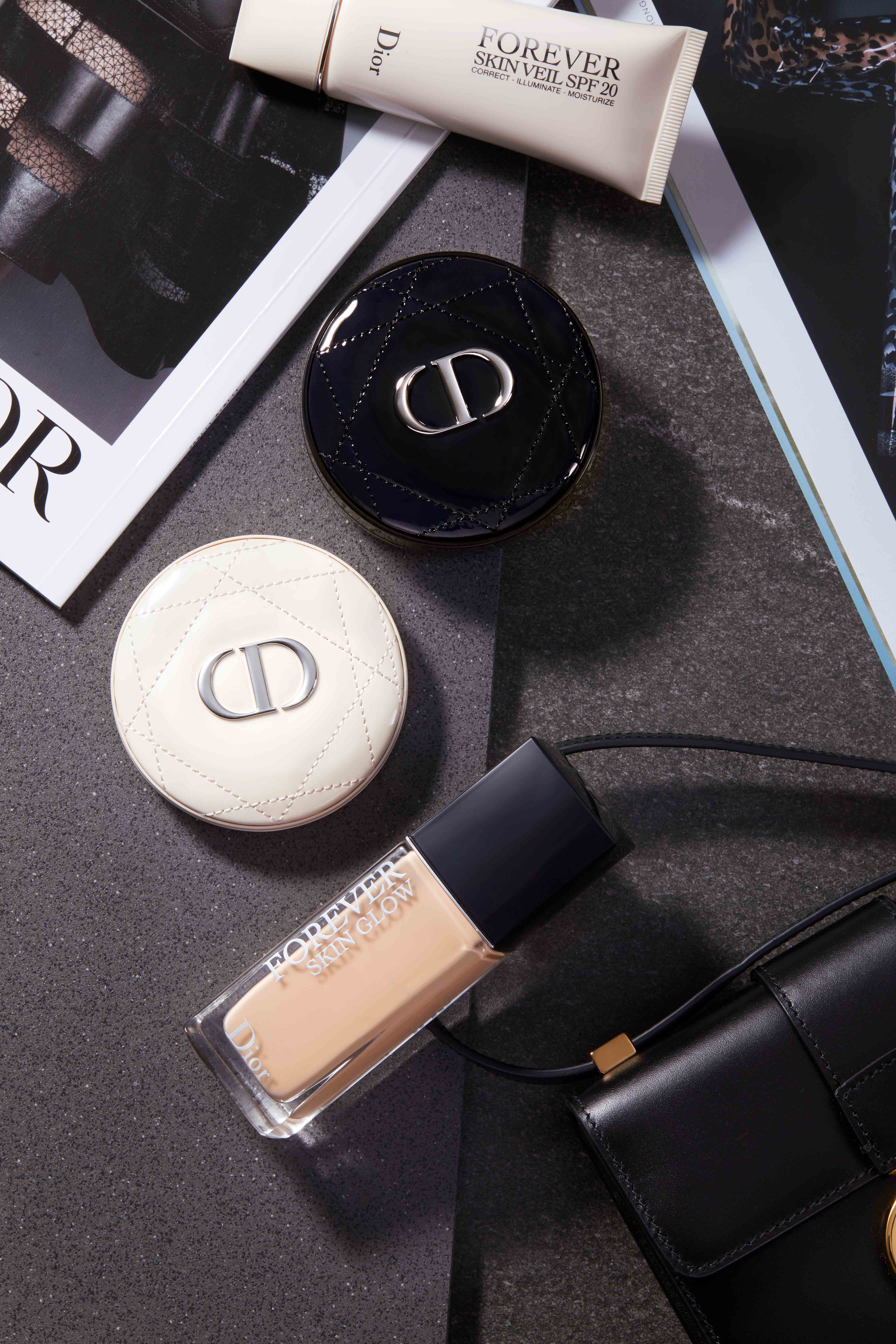 Dior 恆久貼肌粉底系列