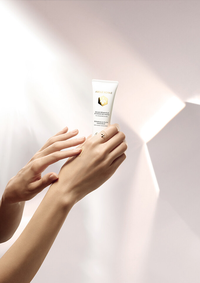 Guerlain 殿級蜂皇蜂蜜潤手霜 Repairing & Youth Hand Balm $440