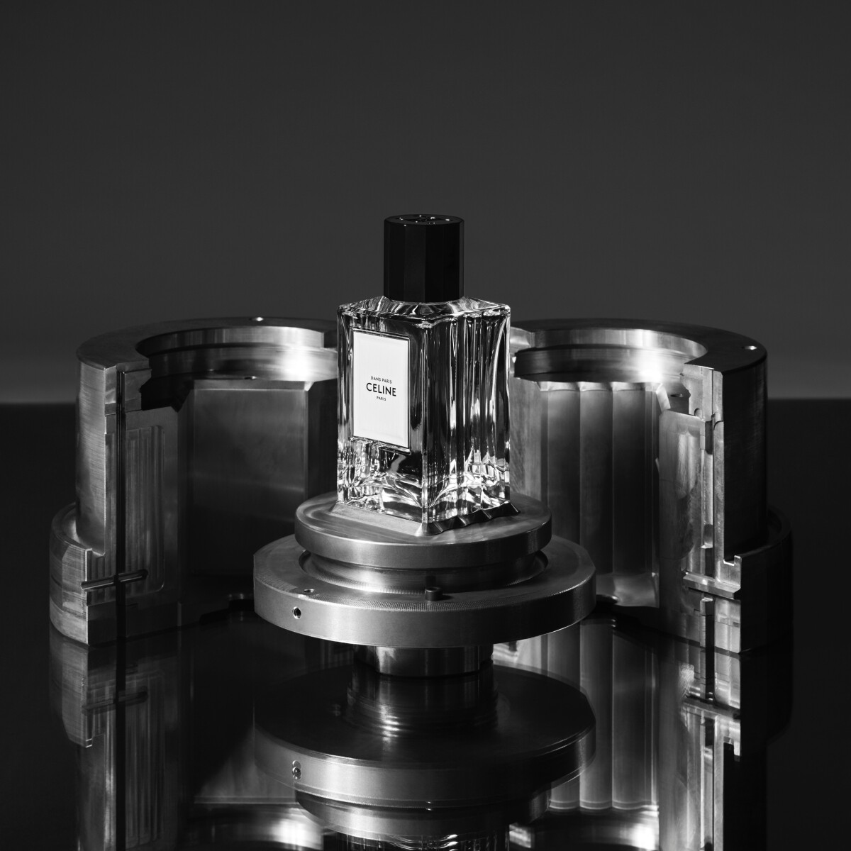 感受白晝與黑夜，CÉLINE全新Haute Parfumerie高級訂製香水系列