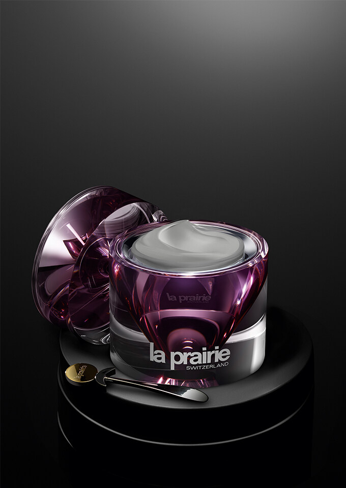 La Prairie  稀世鉑金系列臻極賦活面霜 $8110/30ml; $12,550/50ml