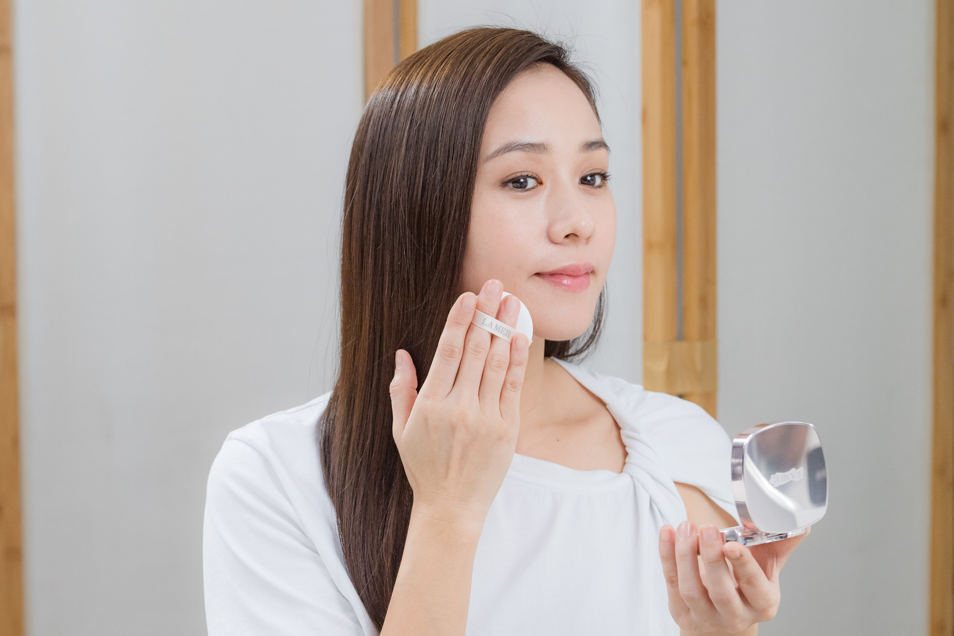 La-Mer-The-Luminous-Lifting-Cushion-Foundation La-Mer-The-Luminous-Lifting-Cushion-Foundation