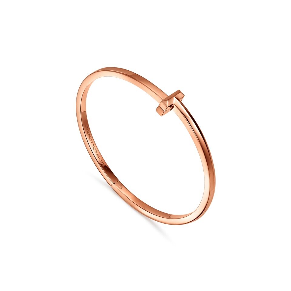 TIFFANY & CO. Tiffany T1 系列 18K 玫瑰金窄版手鐲。
