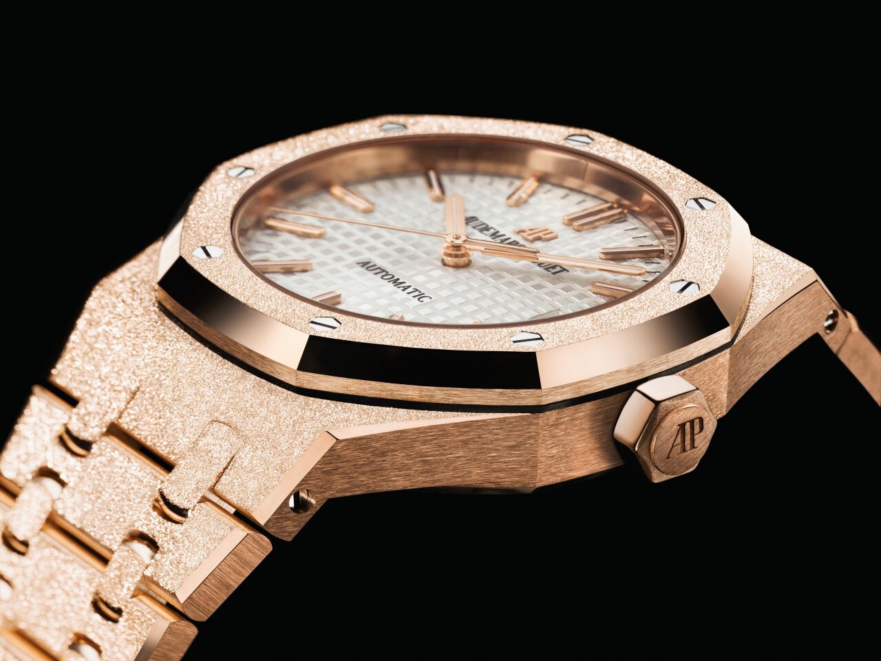 Audemars Piguet 當時首次推出皇家橡樹霜金腕錶 Audemars Piguet 當時首次推出皇家橡樹霜金腕錶