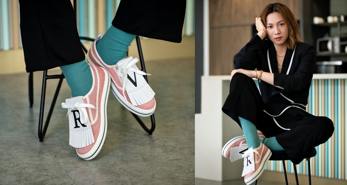 BAZAAR 編輯 Crystal 挑選了 Roger Vivier Call Me Vivier Patch 運動鞋。
