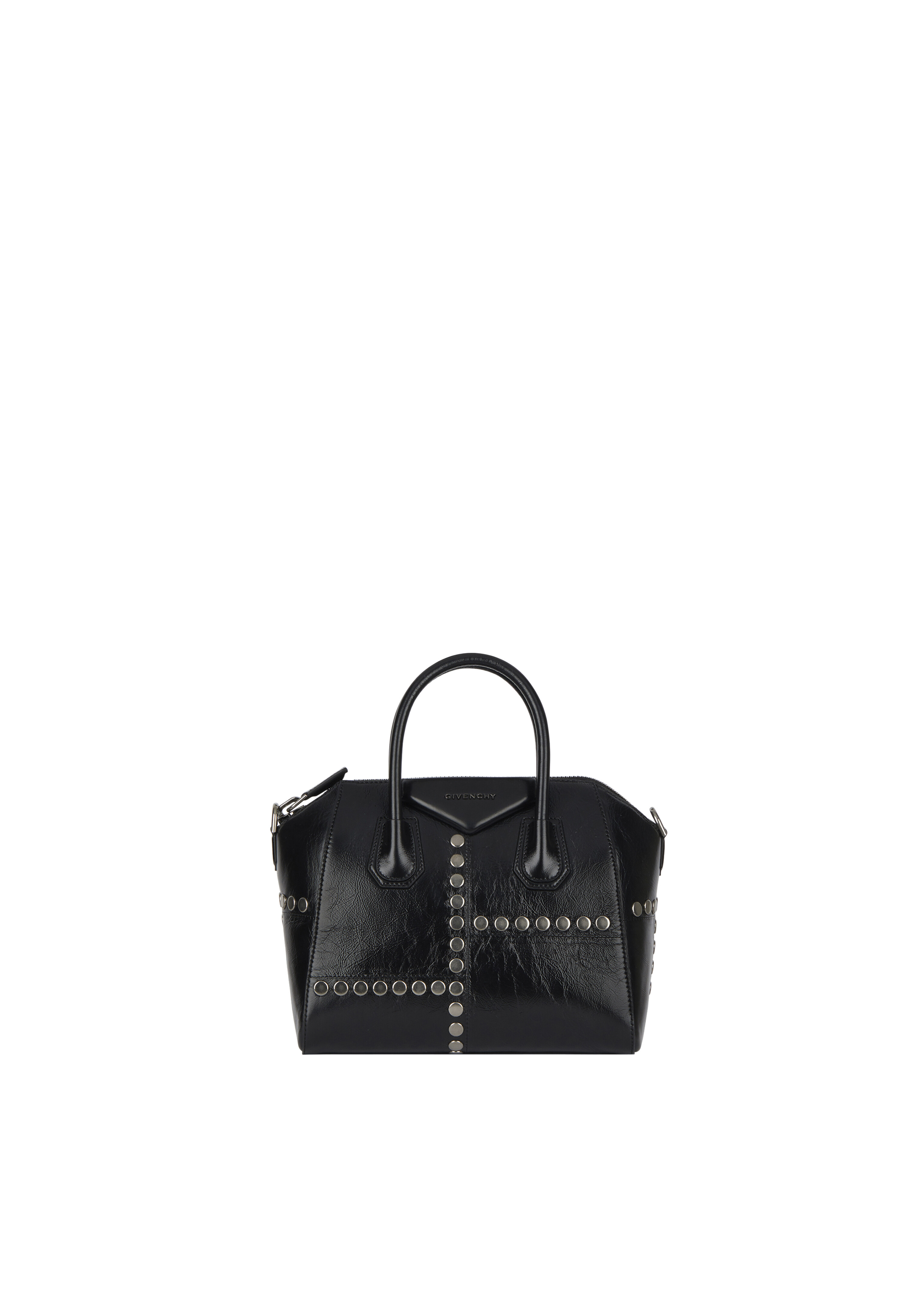 Givenchy 十年歷程:延續 Antigona 手袋剛柔魅力 Givenchy 十年歷程:延續 Antigona 手袋剛柔魅力