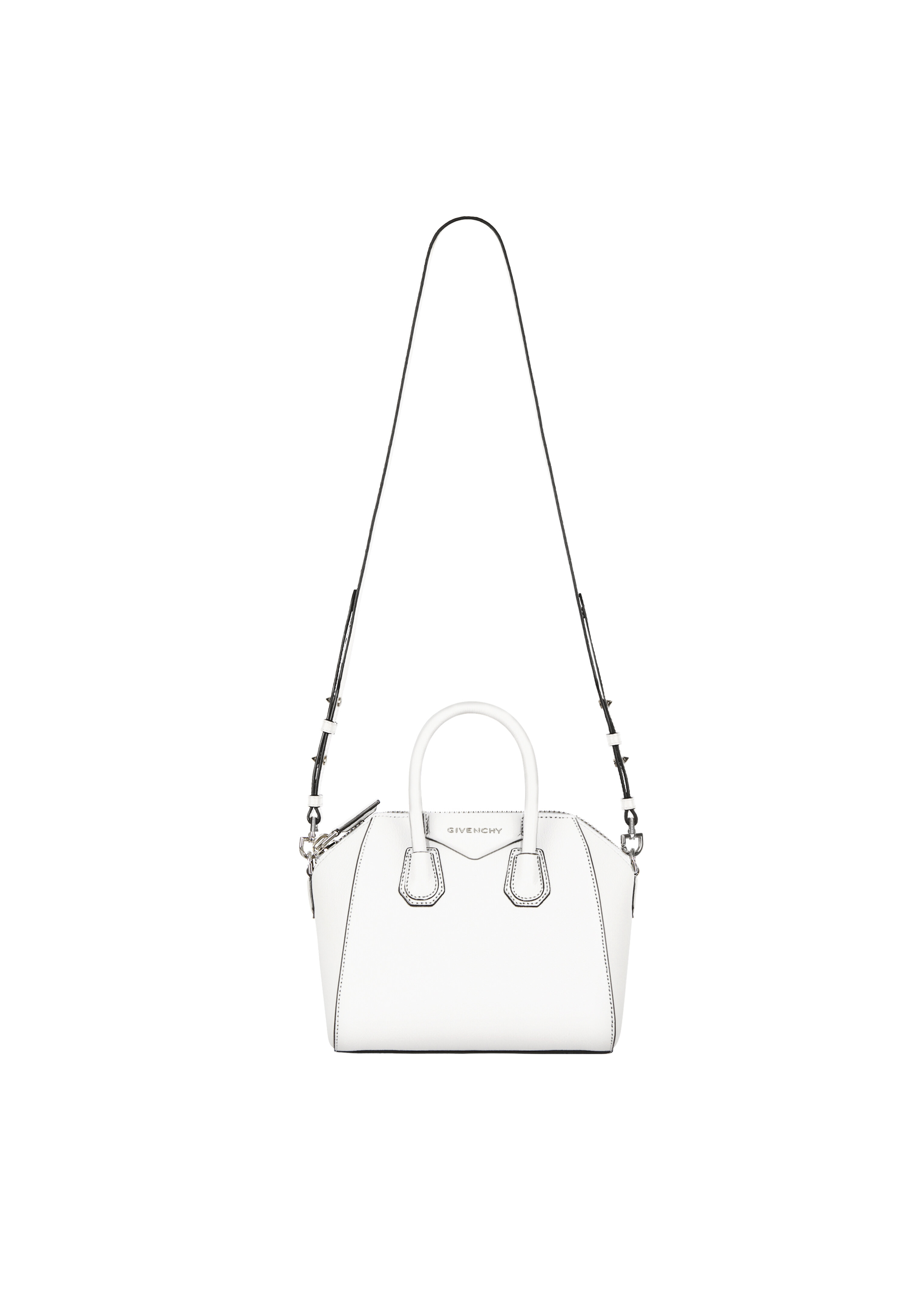Givenchy 十年歷程:延續 Antigona 手袋剛柔魅力 Givenchy 十年歷程:延續 Antigona 手袋剛柔魅力