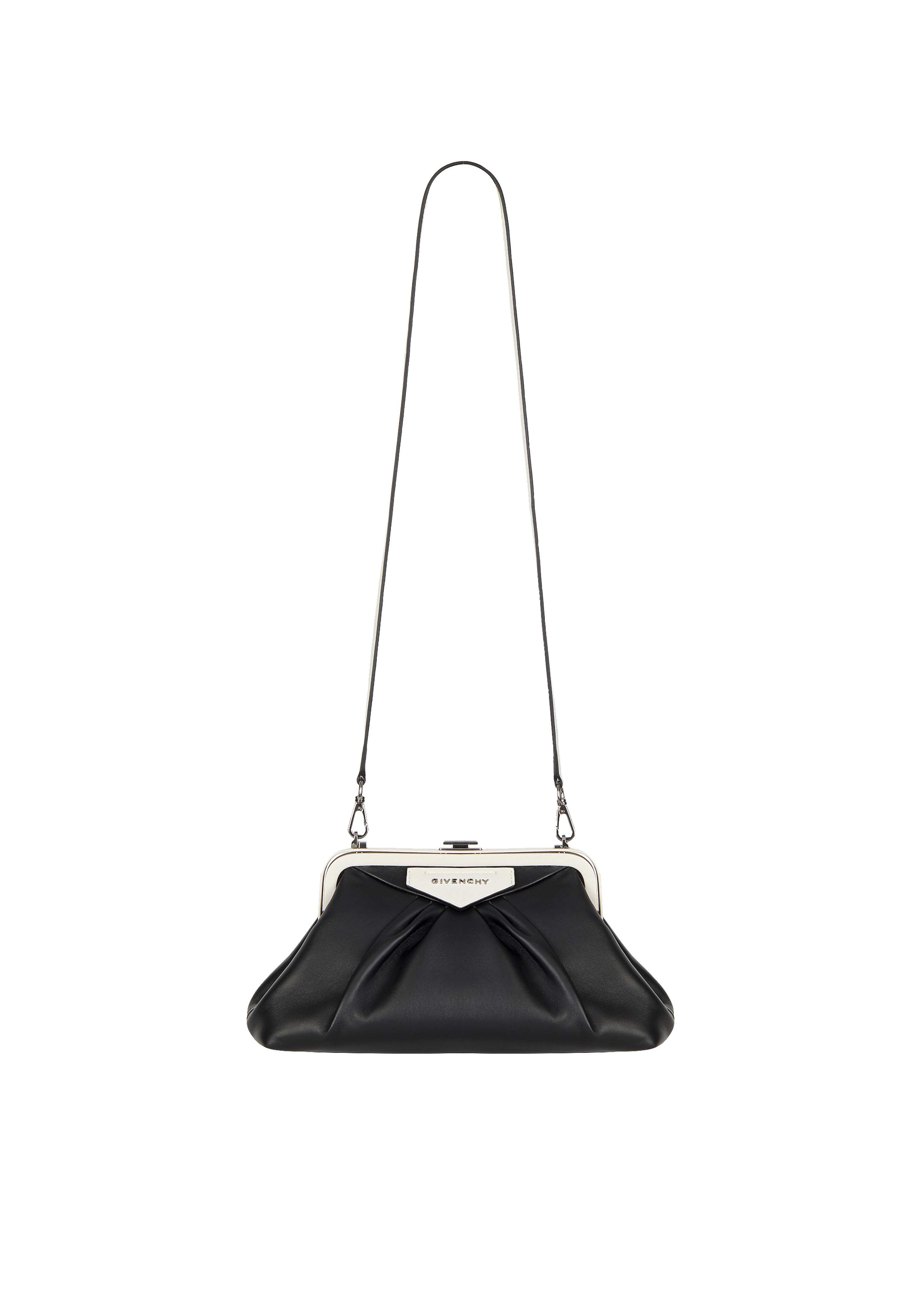Givenchy 十年歷程：延續 Antigona 手袋剛柔魅力