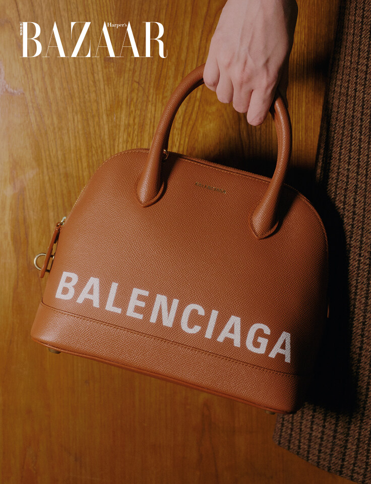 BALENCIAGA 標誌皮革手挽袋。