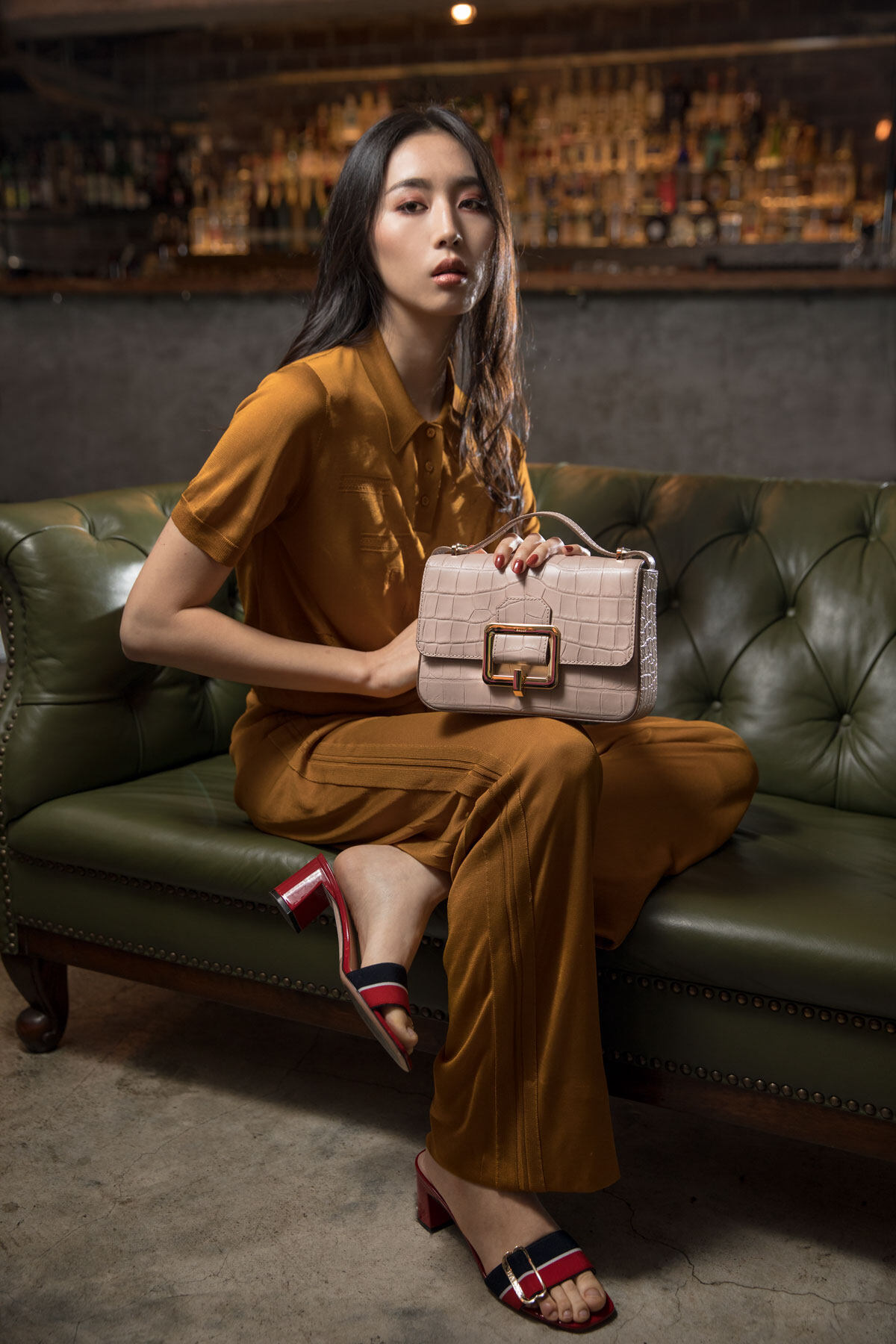 BALLY 經典不退 用Janelle 手袋配搭多變造型 BALLY 經典不退 用Janelle 手袋配搭多變造型