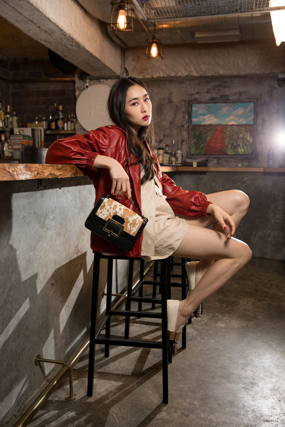 BALLY 經典不退 用Janelle 手袋配搭多變造型 BALLY 經典不退 用Janelle 手袋配搭多變造型