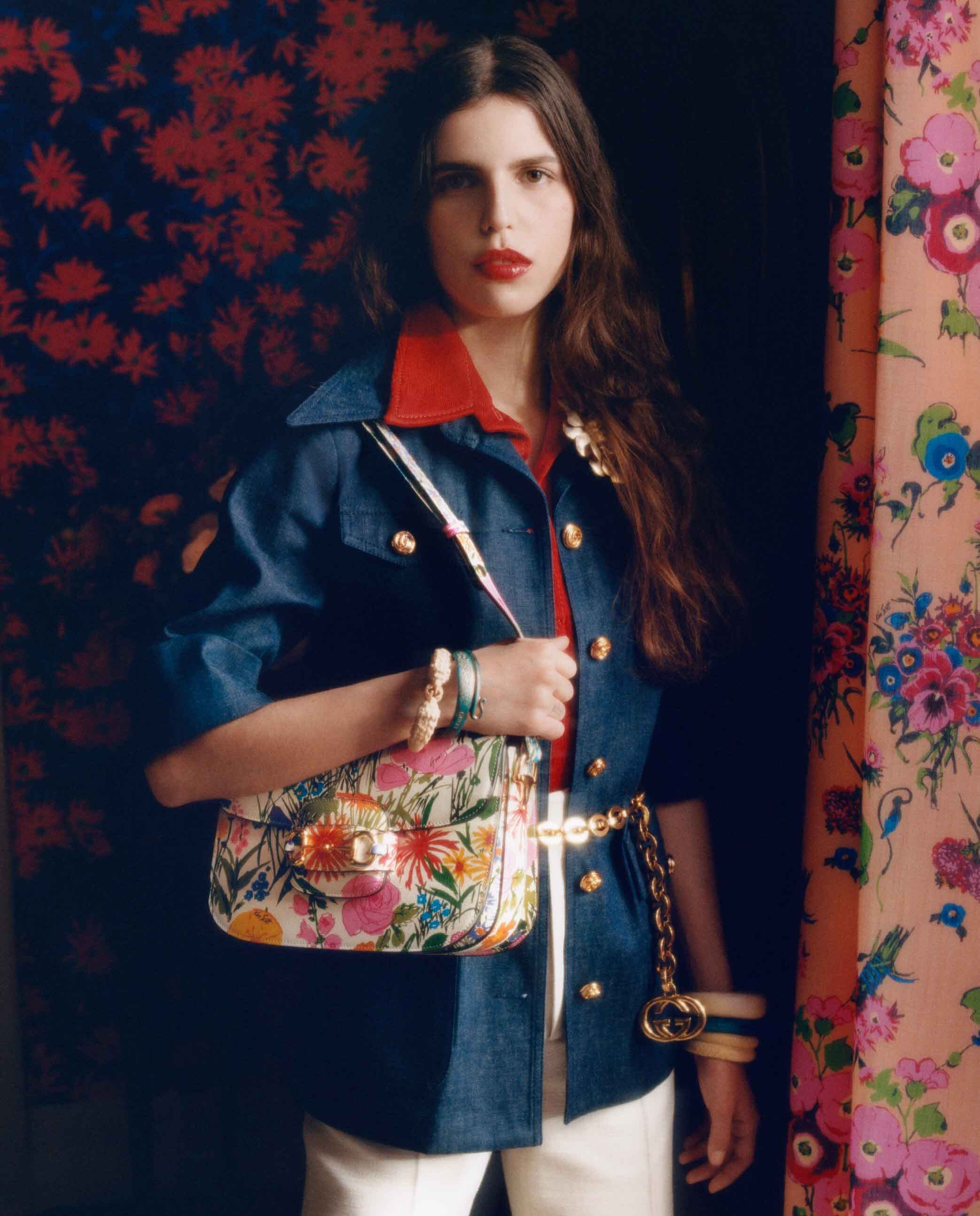花卉圖案一向帶有年輕的感覺，而 Gucci 跟「時裝界園丁」 Ken Scott 聯乘的花卉圖案尤其減齡
