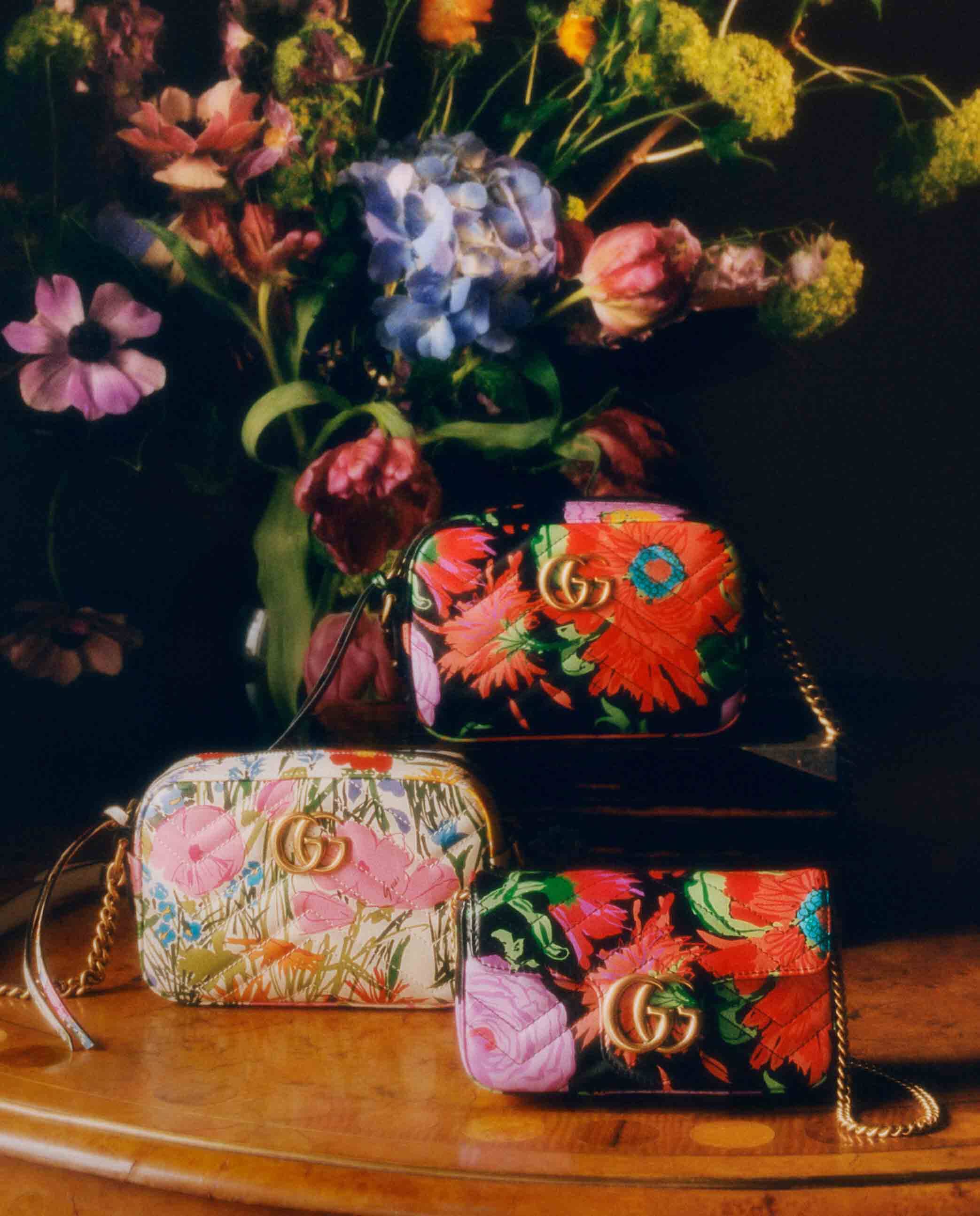 本次 Gucci 跟 Ken Scott 的系列非常完整，由衣服、手袋、鞋履以至飾物均一應俱全。