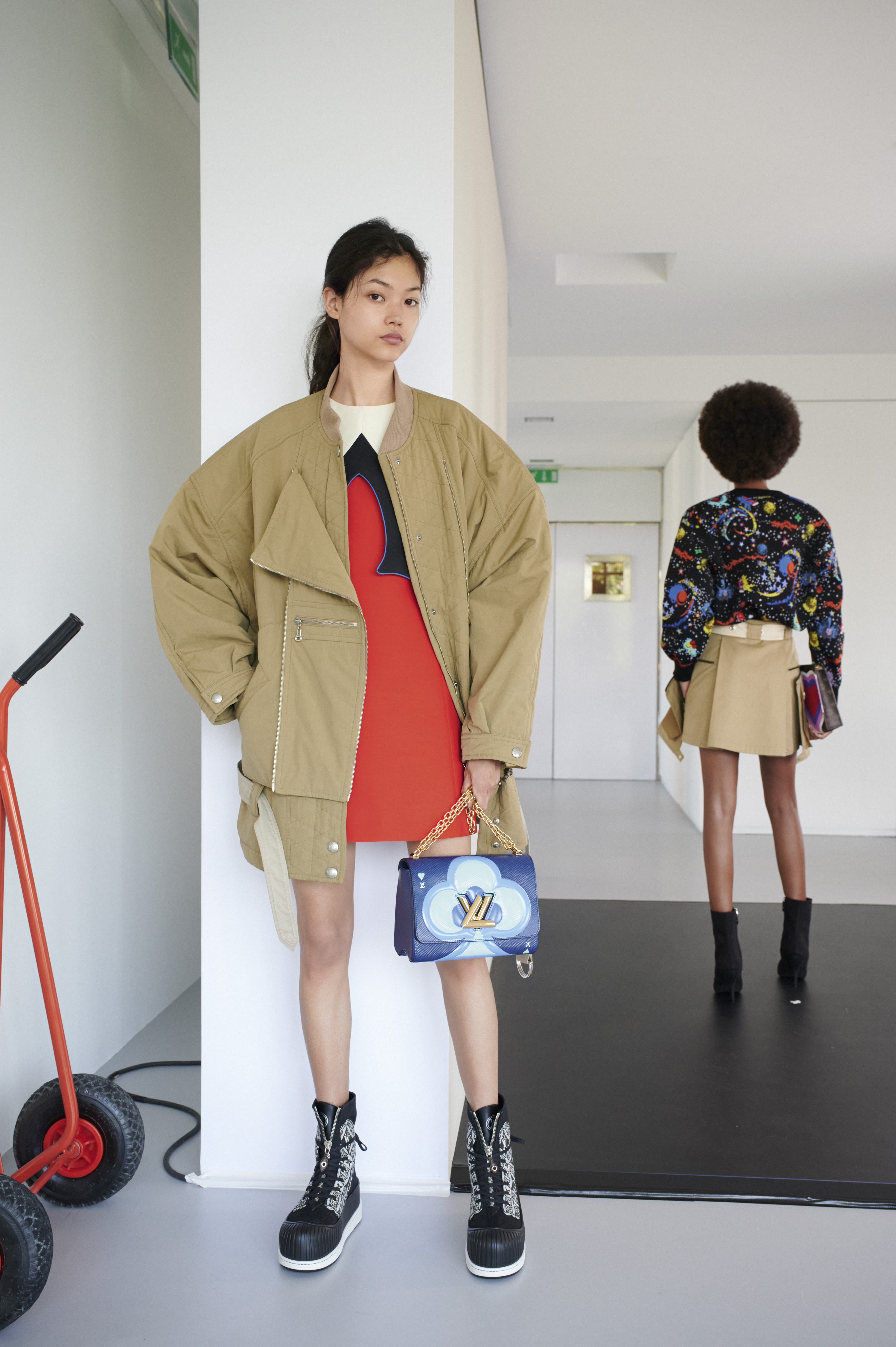 Louis Vuitton 初春系列服裝推介 8:Game On Monogram 花卉鏤空圖案 A 字連身裙 Louis Vuitton 初春系列服裝推介 8:Game On Monogram 花卉鏤空圖案 A 字連身裙