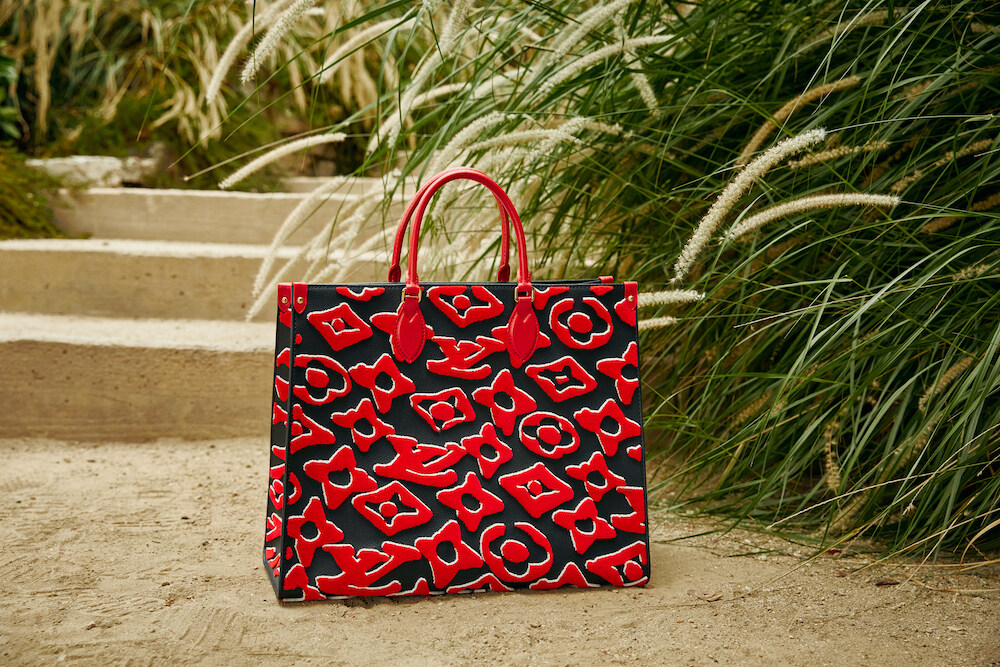 Louis Vuitton 與當代藝術家 Urs Fischer 聯乘系列登場!手袋、服裝及店舖佈置令人眼前一 Louis Vuitton 與當代藝術家 Urs Fischer 聯乘系列登場!手袋、服裝及店舖佈置令人眼前一