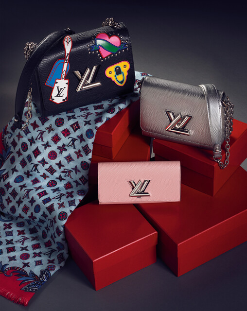就用一個 LV「字母包」Twist the style！