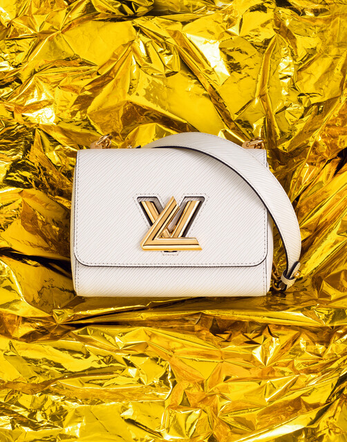 就用一個 LV「字母包」Twist the style！