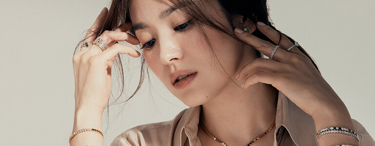 宋慧喬優雅演繹 Chaumet 裸色系造型!裸色就是永恆的時尚,展現非凡氣質及高級感 宋慧喬優雅演繹 Chaumet 裸色系造型!裸色就是永恆的時尚,展現非凡氣質及高級感