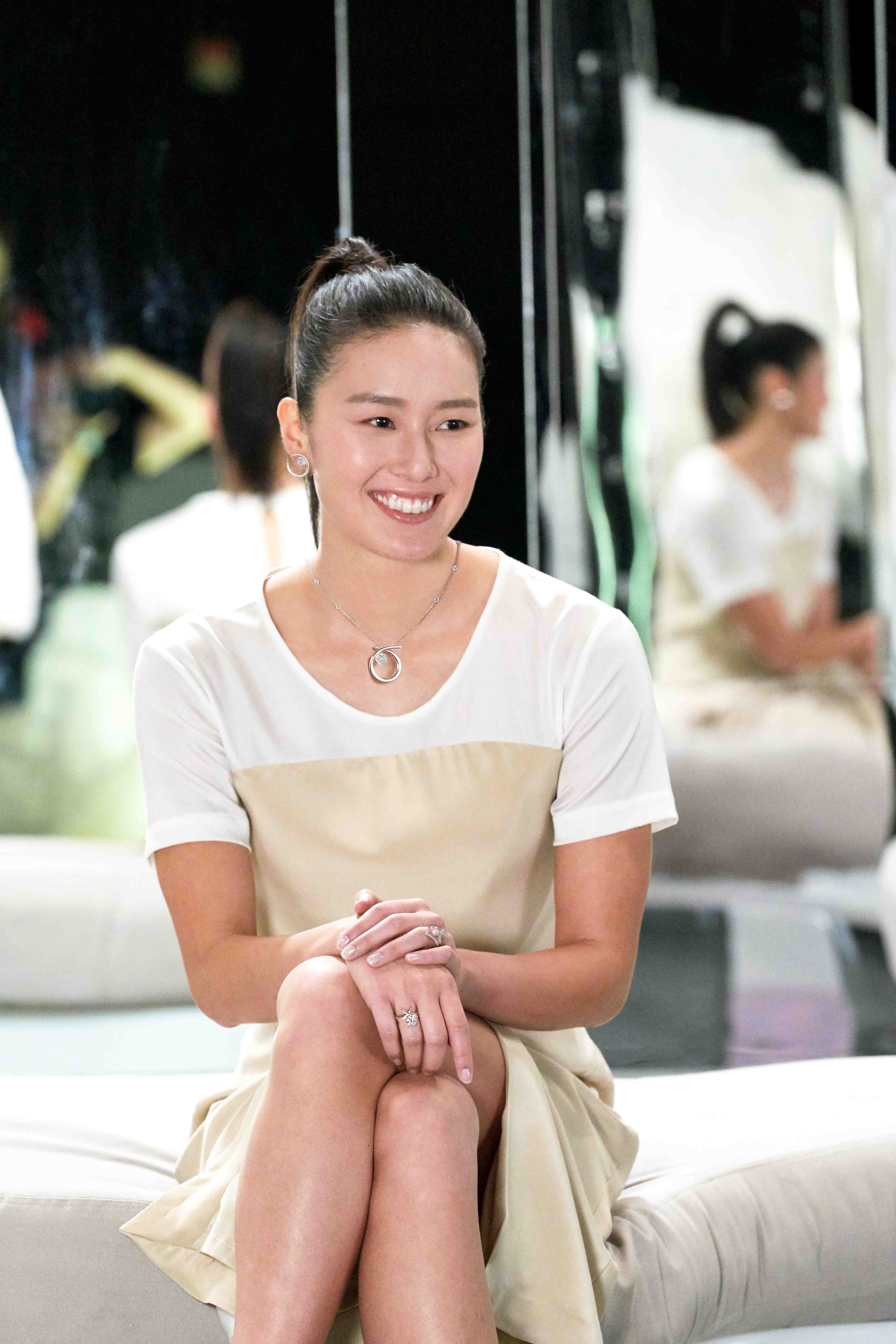 問到 Yvette 與 T MARK 天然鑽石相似的地方,她表示:「T MARK 鑽石在地底經過幾十億年的歷練,才能成就今天的耀眼光芒 問到 Yvette 與 T MARK 天然鑽石相似的地方,她表示:「T MARK 鑽石在地底經過幾十億年的歷練,才能成就今天的耀眼光芒