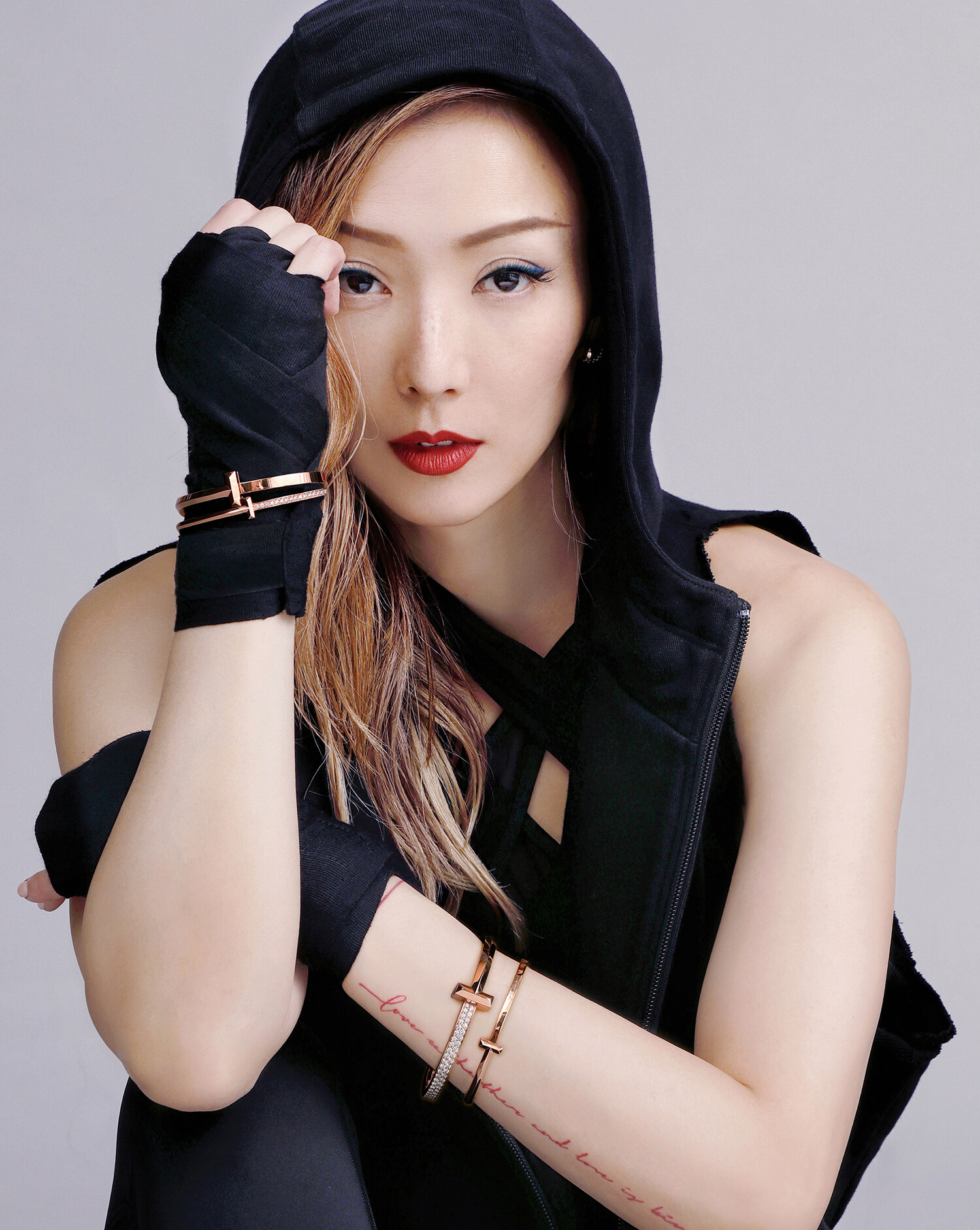 Tiffany T1 18k 玫瑰金半密鑲鑽石手鐲