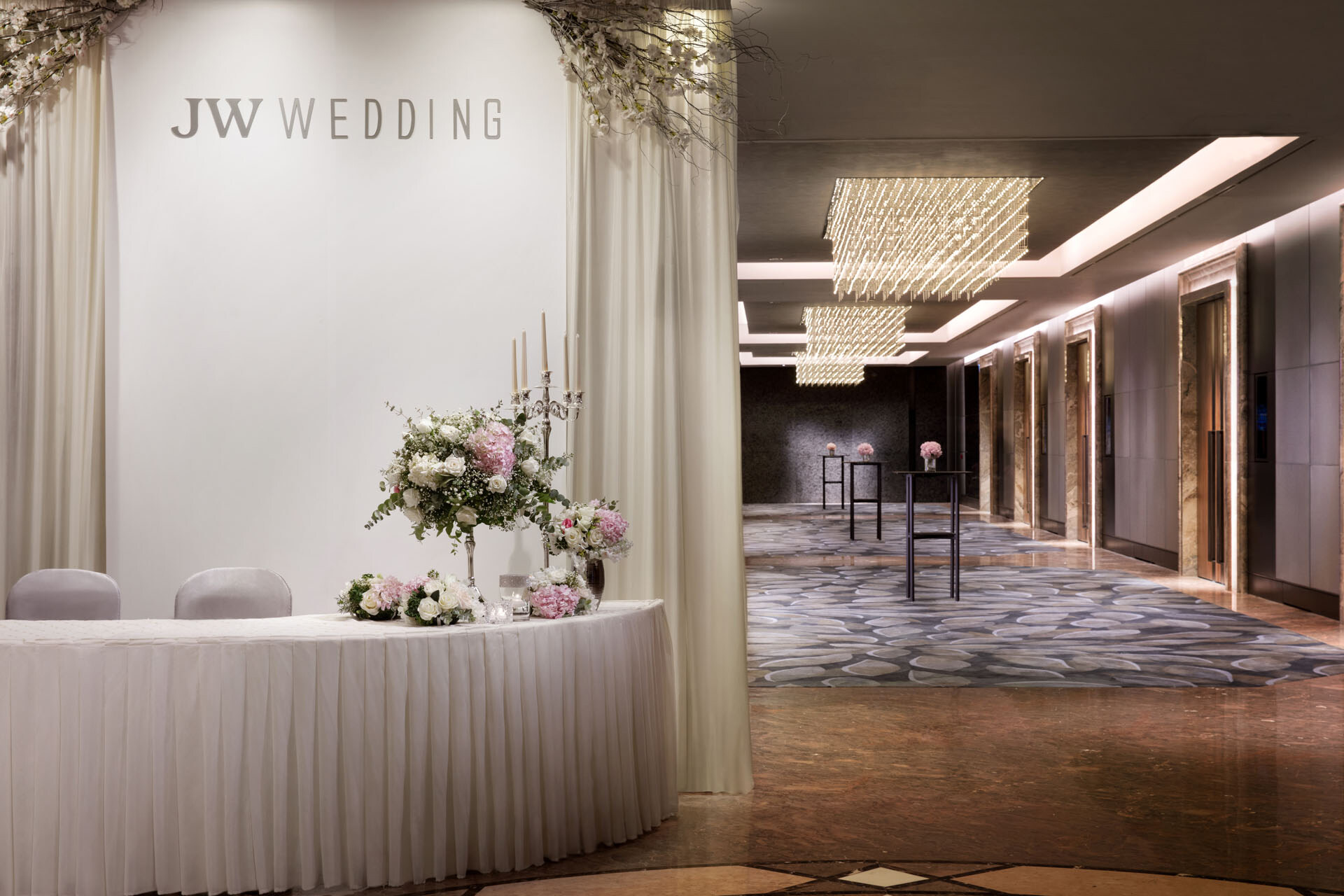 香港 JW 萬豪酒店 2021 豪華婚宴巡禮：婚紗品牌、場地、佈置諮詢，一站式打造完